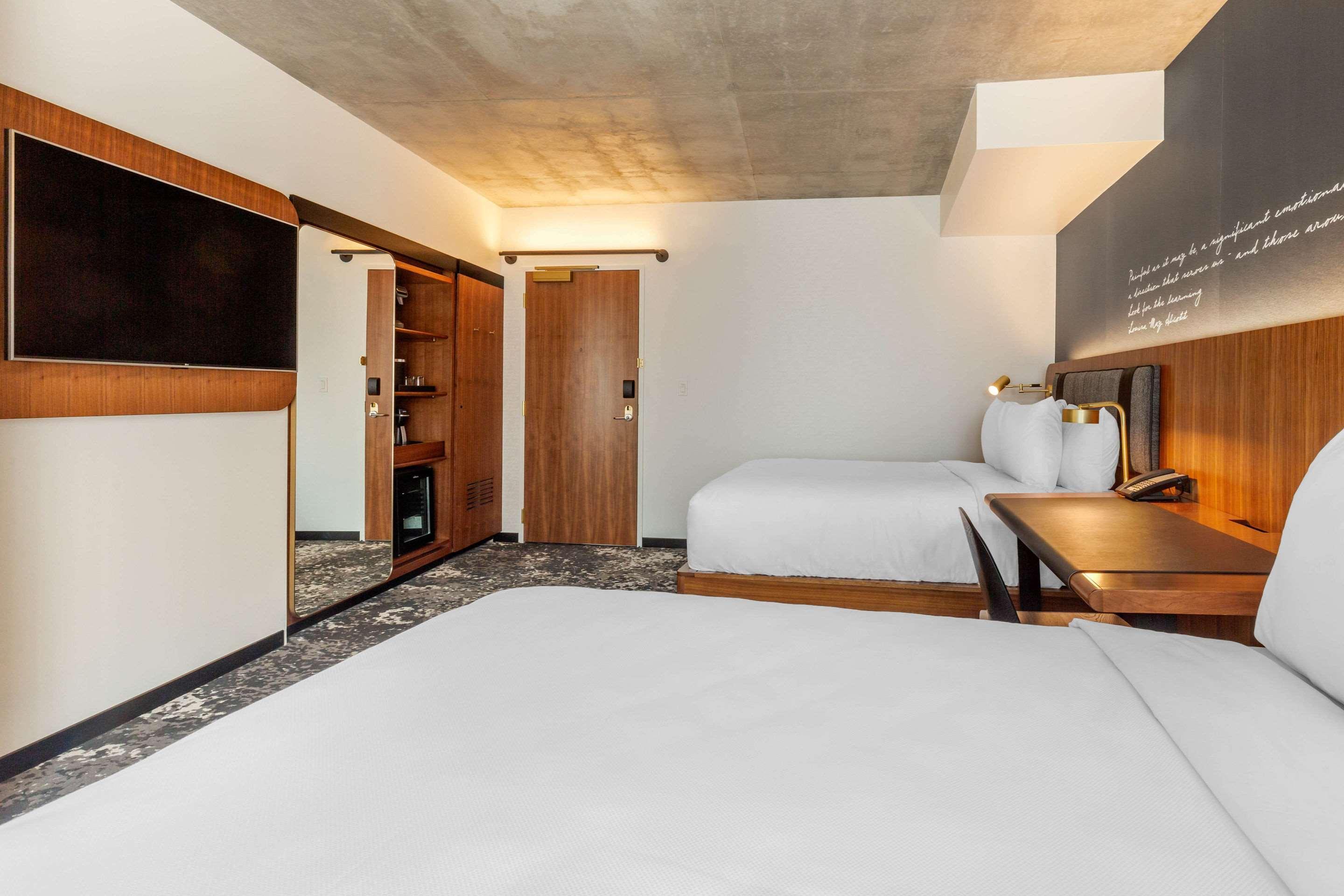 Cambria Hotel Boston Downtown - Seaport Bagian luar foto