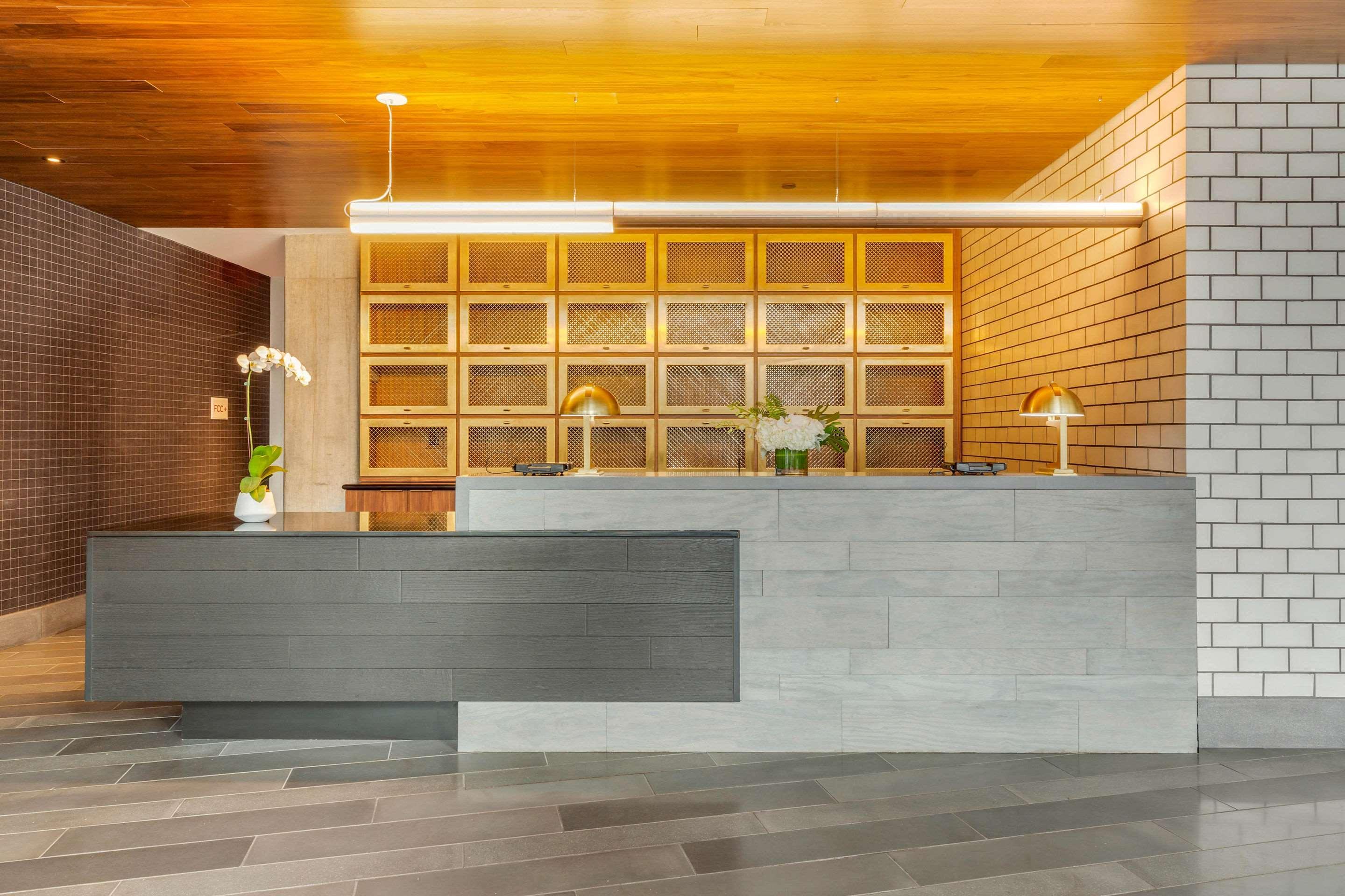 Cambria Hotel Boston Downtown - Seaport Bagian luar foto