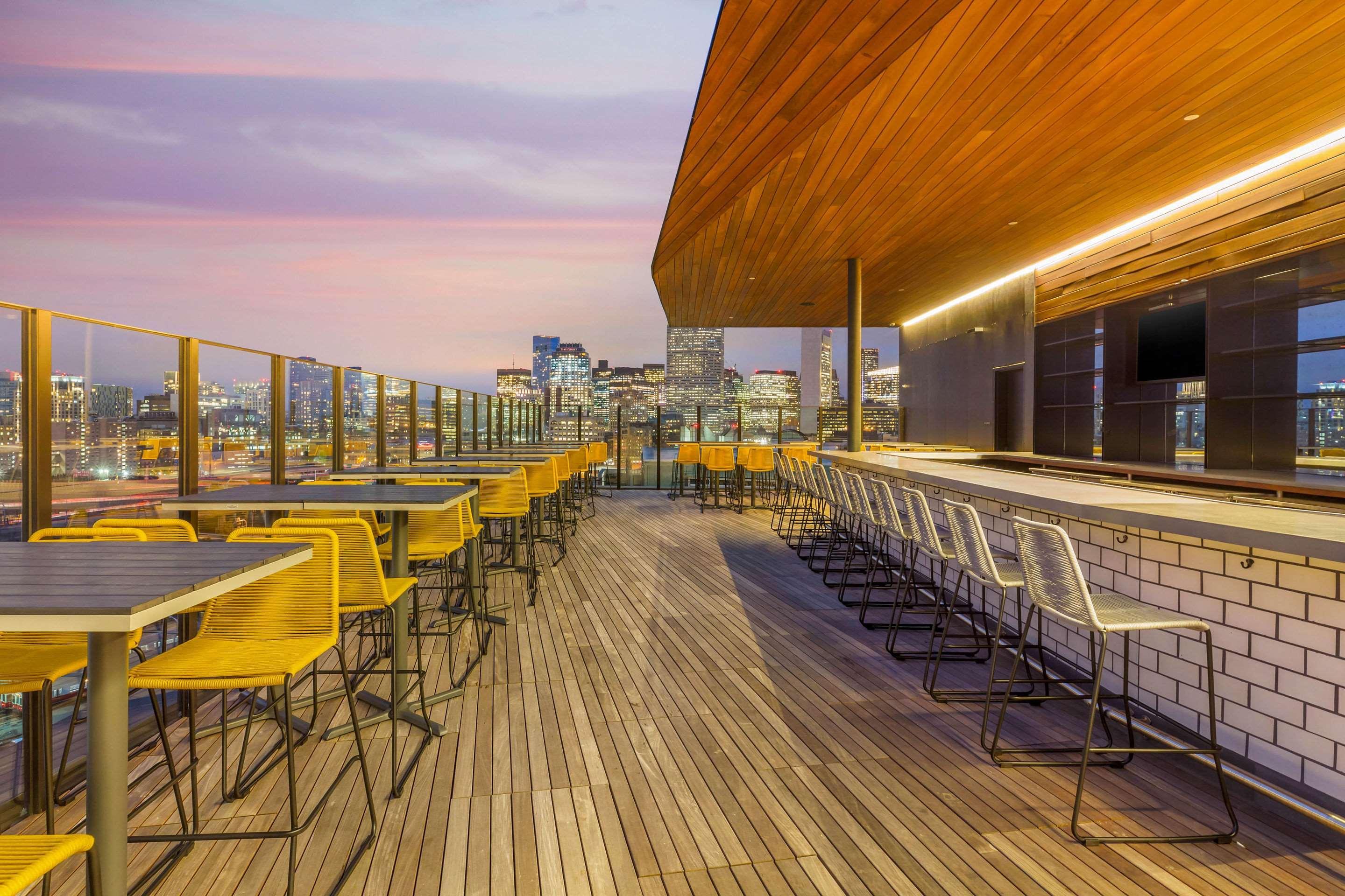 Cambria Hotel Boston Downtown - Seaport Bagian luar foto