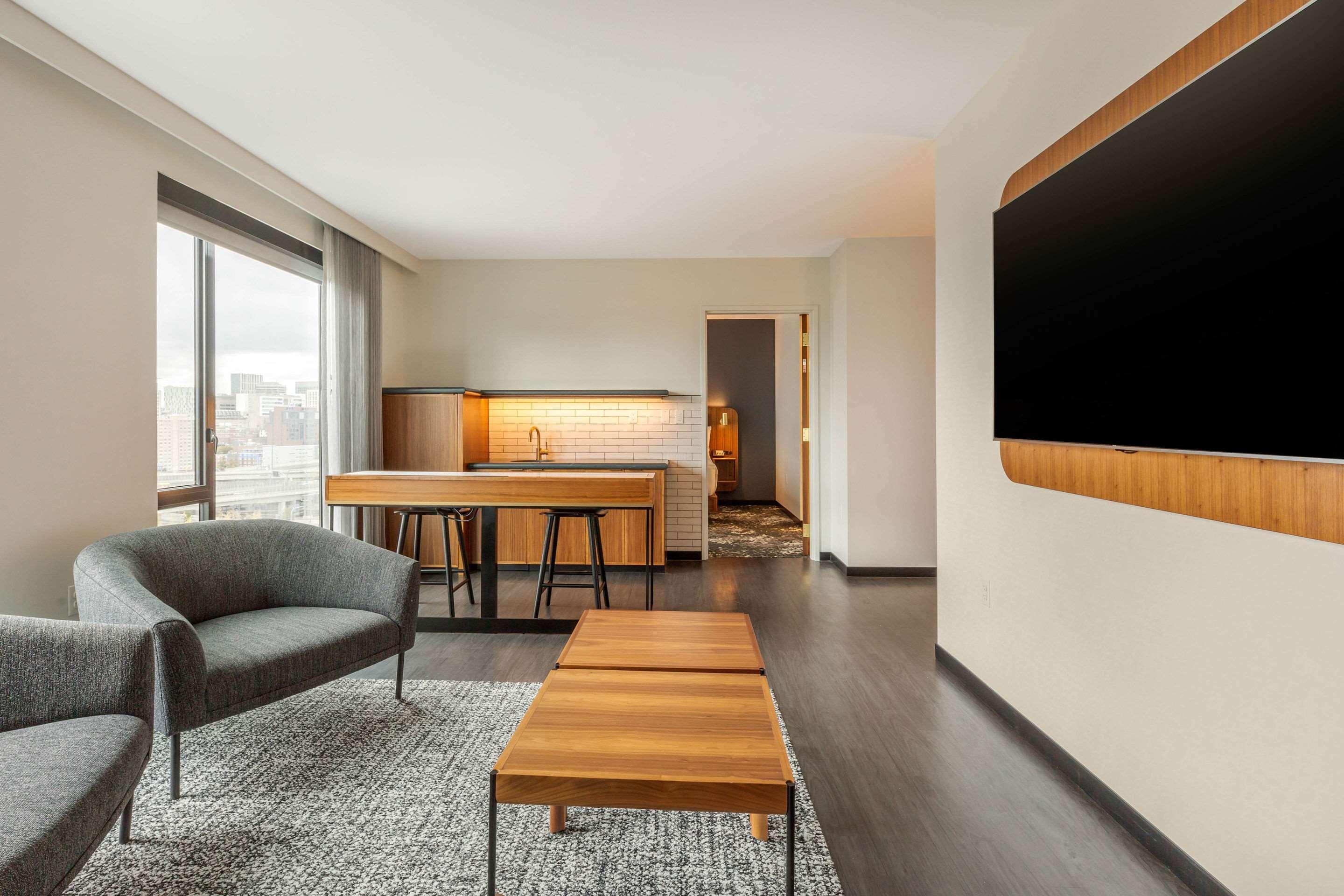 Cambria Hotel Boston Downtown - Seaport Bagian luar foto