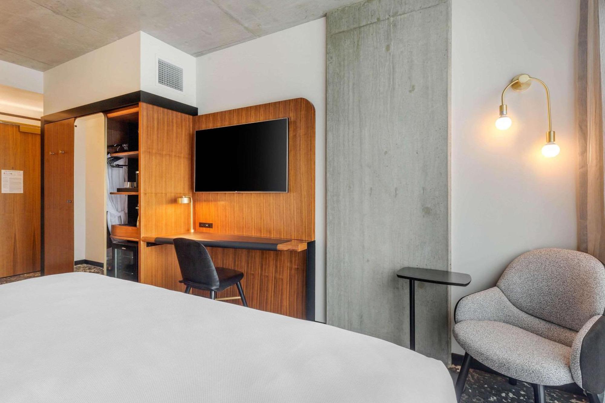 Cambria Hotel Boston Downtown - Seaport Bagian luar foto