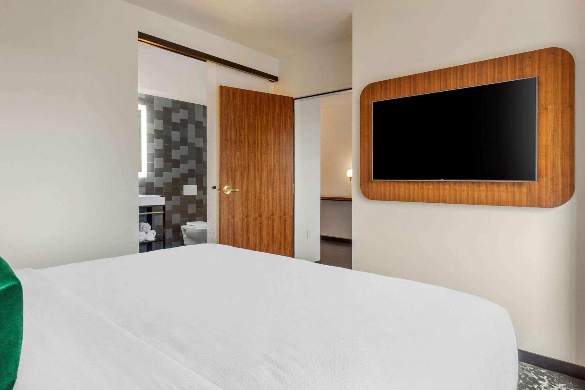 Cambria Hotel Boston Downtown - Seaport Bagian luar foto