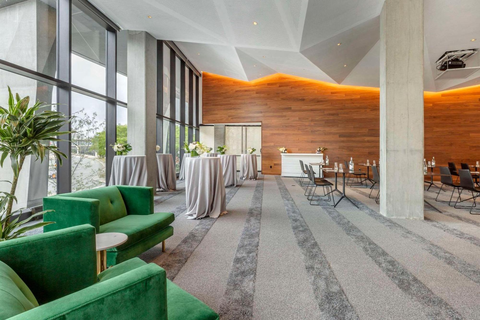 Cambria Hotel Boston Downtown - Seaport Bagian luar foto